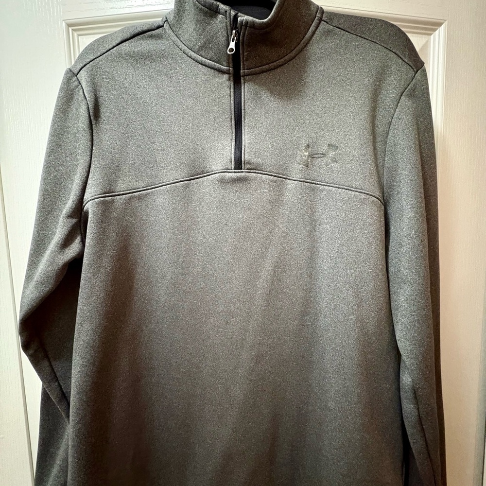 Under Armour Men's Charcoal Quarter-Zip fleece sweatshirt